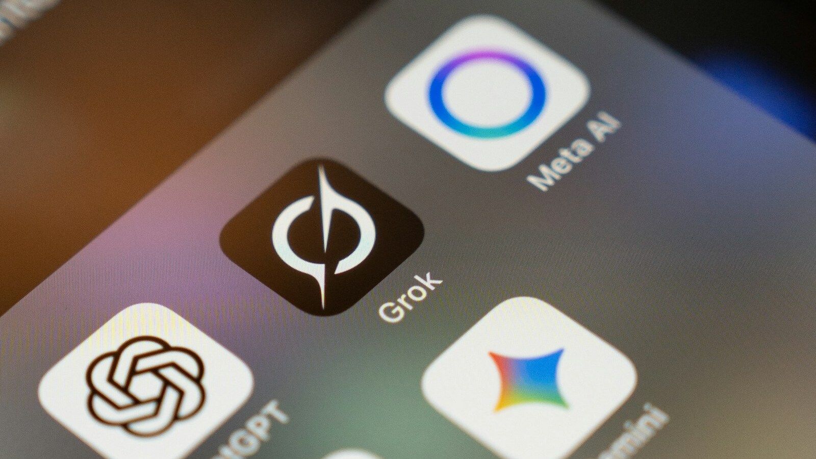 C'est Grok 4 Fast: le coût ultra-bas qui modifie les règles du jeu