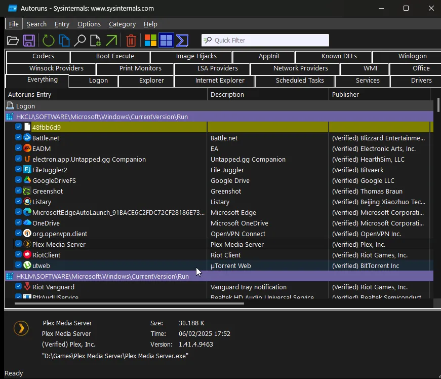 Interface de fonctionnalité d'exécution automatique, divisée en plusieurs onglets où l'on retrouve des processus tels que Battle.net, Riot.client ou Plex Media Server.
