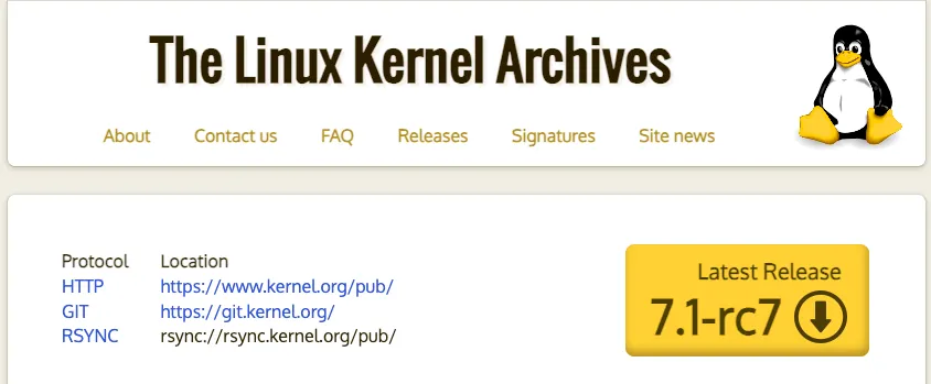 L'interface Web des archives du noyau Linux affichant le bouton de téléchargement pour la version 7.1-rc7 à côté du logo Tux et des liens de protocole.